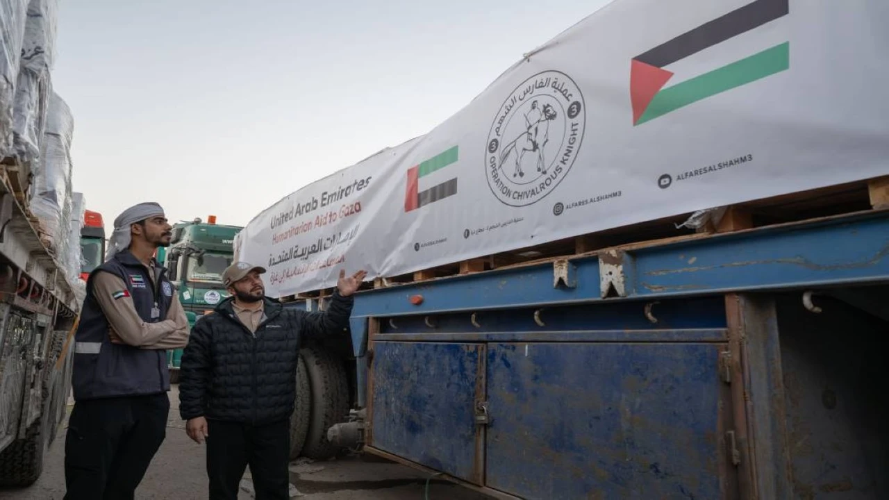 القافلة 301.. وصول 290 طنا من المساعدات الغذائية لقطاع غزة ضمن الفارس الشهم 3